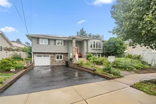 2440 Wallen Ln, Bellmore, NY 11710 - Photo 4