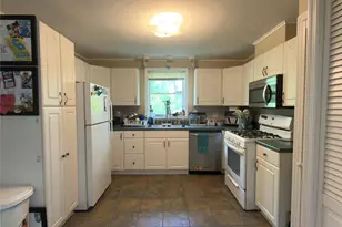 15 Forest Dr, Hyde Park, NY 12538 - Photo 2