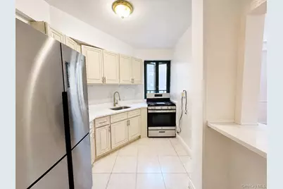 1564 Unionport Road #5A, Bronx, NY 10462 - Photo 1