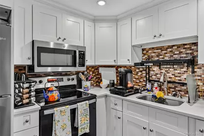 1006 Parr Meadow Drive #10E, Newburgh, NY 12550 - Photo 10