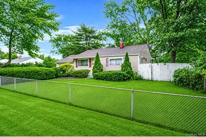 2715 Falcon Avenue, Medford, NY 11763 - Photo 20