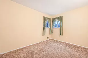 2715 Falcon Ave, Medford, NY 11763 - Photo 12