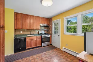 105 Vails Gate Heights Dr, New Windsor, NY 12553 - Photo 8