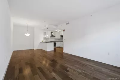 10 Byron Place #PH716, Larchmont, NY 10538 - Photo 2