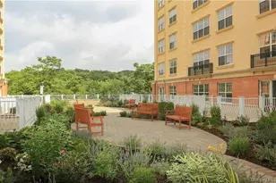 10 Byron Pl, Larchmont, NY 10538 - Photo 24