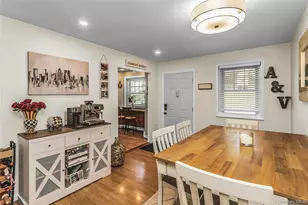 25 Glen Hollow, Holtsville, NY 11742 - Photo 4