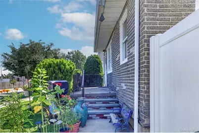 1069 Phoebe Street, Franklin Square, NY 11010 - Photo 4