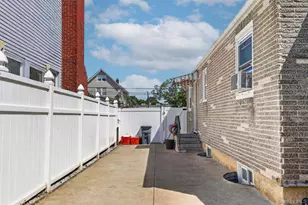 1069 Phoebe St, Franklin Square, NY 11010 - Photo 14