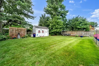 20 Cornwall Lane, Hicksville, NY 11801 - Photo 26