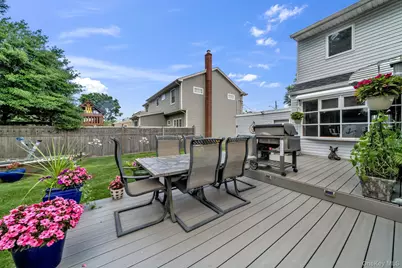 20 Cornwall Lane, Hicksville, NY 11801 - Photo 24