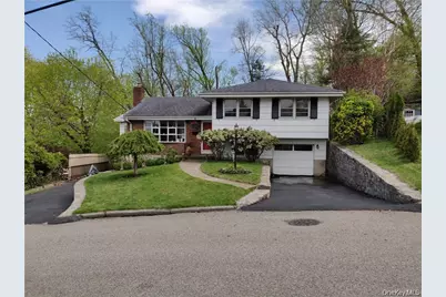 61 Homecrest Oval, Yonkers, NY 10703 - Photo 1