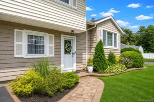 2 Gould Dr, Lake Grove, NY 11755 - Photo 4