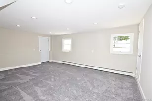 112 Raynor St, West Babylon, NY 11704 - Photo 20