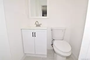 112 Raynor St, West Babylon, NY 11704 - Photo 22