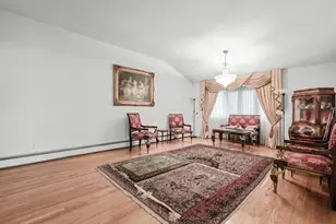 17 Cambridge Rd, Great Neck, NY 11023 - Photo 14