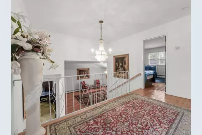 17 Cambridge Road, Great Neck, NY 11023 - Photo 16