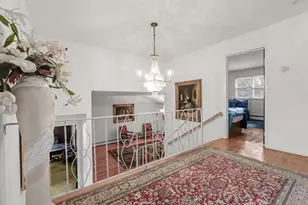 17 Cambridge Rd, Great Neck, NY 11023 - Photo 16