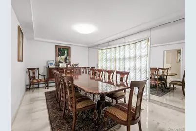 17 Cambridge Road, Great Neck, NY 11023 - Photo 4