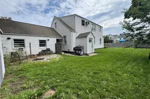 80 E Lakewood St, Patchogue, NY 11772 - Photo 10