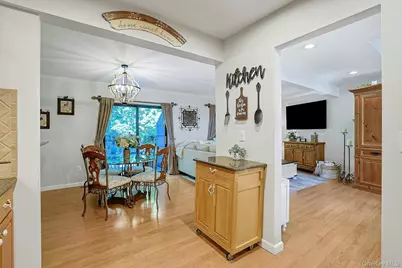 279 Treetop Circle, Nanuet, NY 10954 - Photo 18