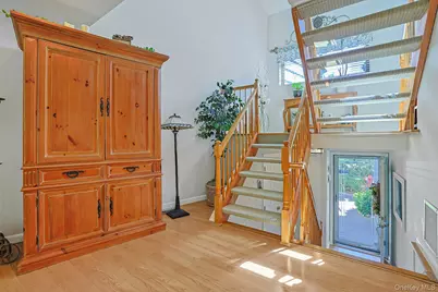 279 Treetop Circle, Nanuet, NY 10954 - Photo 4