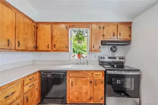 2275 Hynes Pl, Bellmore, NY 11710 - Photo 10