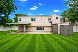 2275 Hynes Pl, Bellmore, NY 11710 - Photo 32