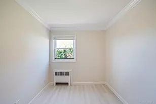 1072 Hicksville Rd, Seaford, NY 11783 - Photo 6