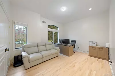 16 S De Baun Avenue, Airmont, NY 10901 - Photo 30