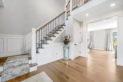 53 Southview Circle, Lake Grove, NY 11755 - Photo 4