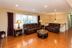 10 Roe Cir, Monroe, NY 10950 - Photo 2