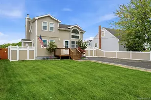 24 Peters Dr, Shirley, NY 11967 - Photo 2