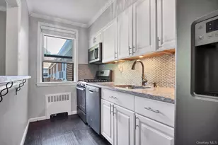 15 Bryant Crescent, White Plains, NY 10605 - Photo 8