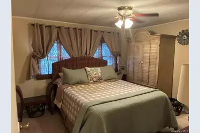 1661 Old Country Road #383, Riverhead, NY 11901 - Photo 32