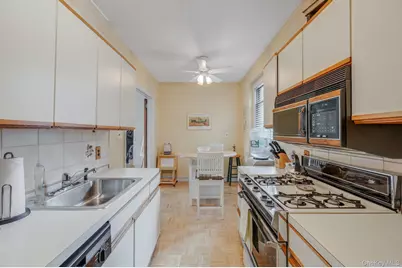 109-14 Ascan Avenue #4B, Forest Hills, NY 11375 - Photo 22