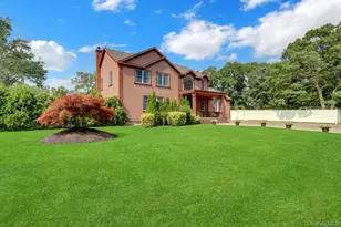 21 Morris Ave, Patchogue, NY 11772 - Photo 2