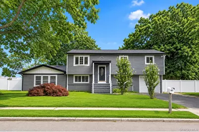 41 Madison Avenue, Amityville, NY 11701 - Photo 2