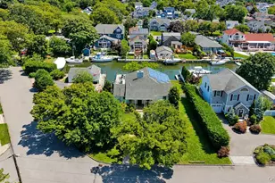 8 Stuart Ave, Amityville, NY 11701 - Photo 30