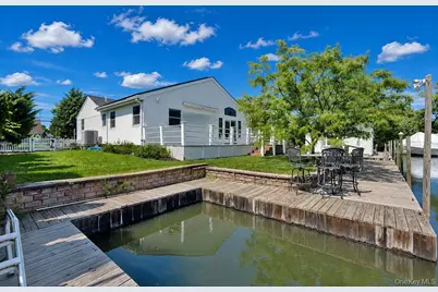8 Stuart Avenue, Amityville, NY 11701 - Photo 22