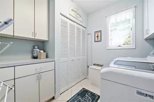 130 Fairview Rd, Massapequa, NY 11758 - Photo 32