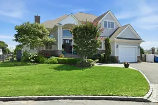 11 Angelica Ct, West Babylon, NY 11704 - Photo 2