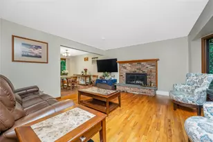 21 Sams Path, Rocky Point, NY 11778 - Photo 4