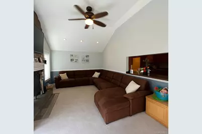 7 Carston Street W, Selden, NY 11784 - Photo 8