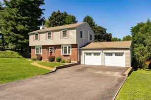 72 Hornbeck Rd, Poughkeepsie, NY 12603 - Photo 2