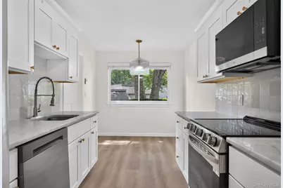 220 Heritage Hills #B, Somers, NY 10589 - Photo 2