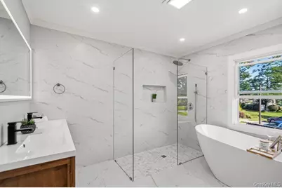 31 Seton Court, Old Bethpage, NY 11804 - Photo 32