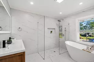 31 Seton Ct, Old Bethpage, NY 11804 - Photo 32