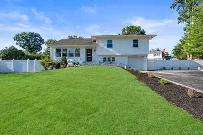 31 Seton Court, Old Bethpage, NY 11804 - Photo 1