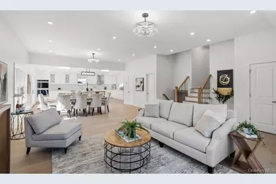 31 Seton Court, Old Bethpage, NY 11804 - Photo 8