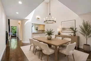 11 Pony Cir, Roslyn Heights, NY 11577 - Photo 10